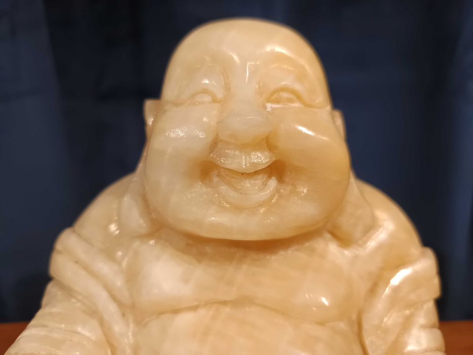 фигурка на Буда ръчно издълбана от чист бял нефрит, .Нощна лампа.