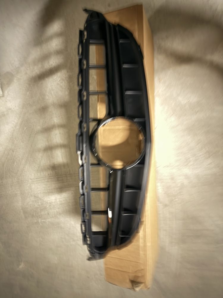 Решетка зa C-class w205