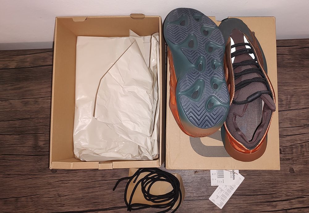 Adidas YEEZY 700 Copper Fade