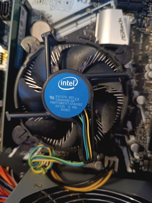 Настолен компютър