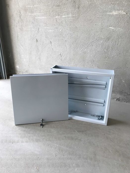 Метална монтажна кутия