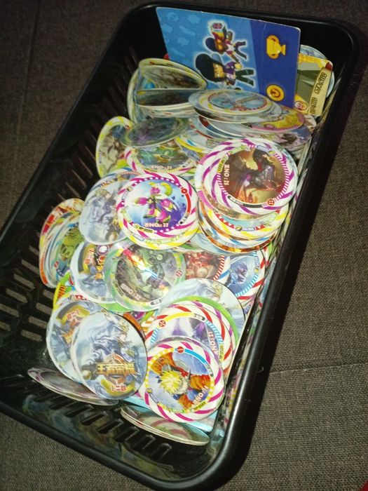 Фишки и карточки. 1 фишка 10 тг