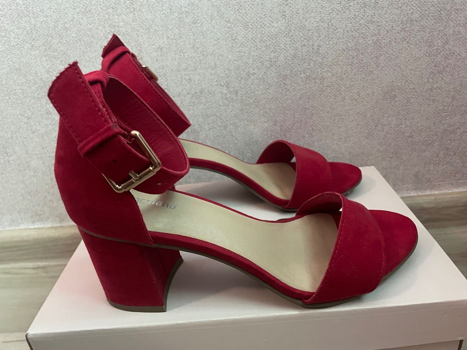 Червени летни сандали на нисък ток, 39 размер