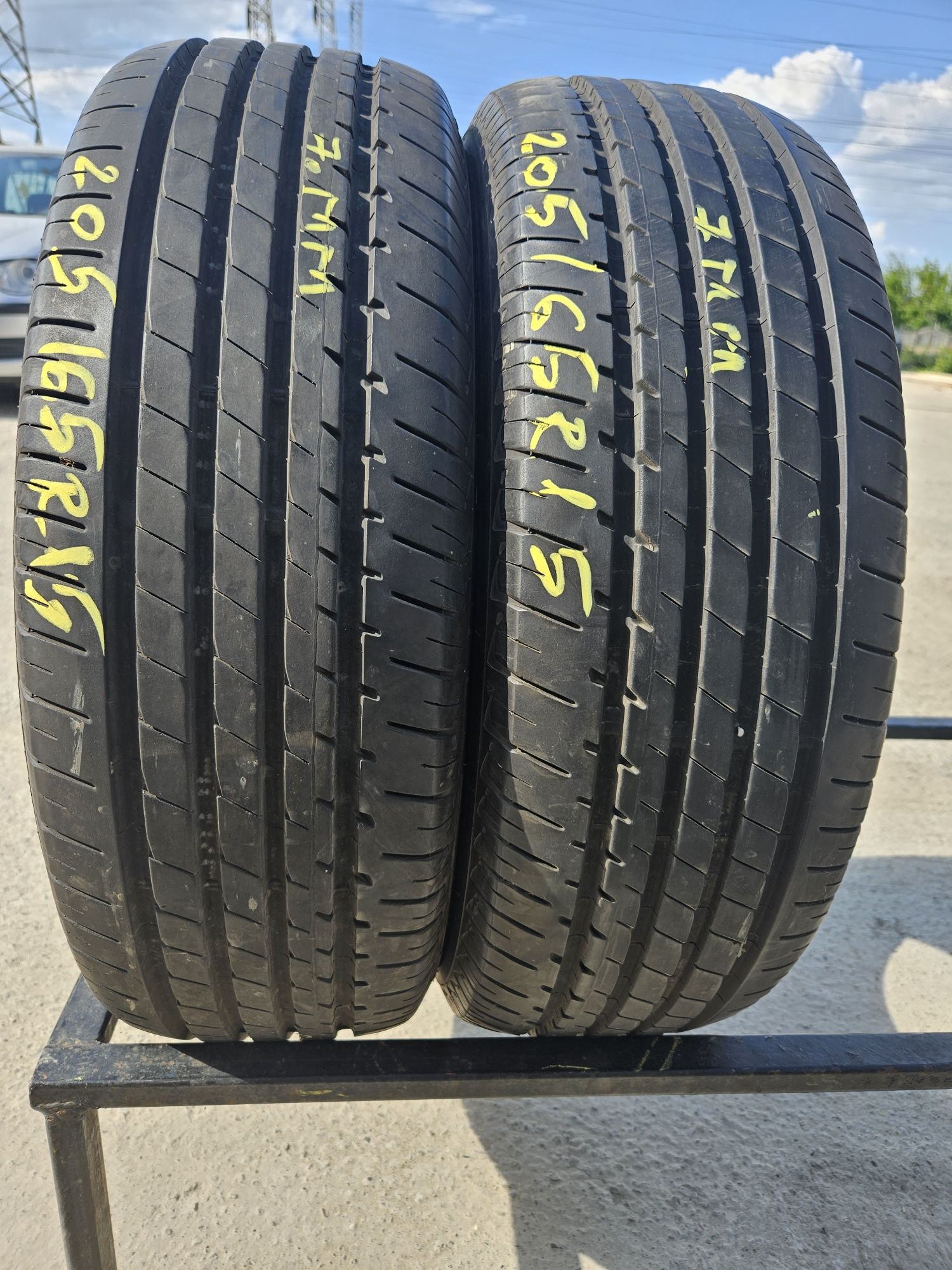 Vând anvelope vară 205/65/15 205/65r15
