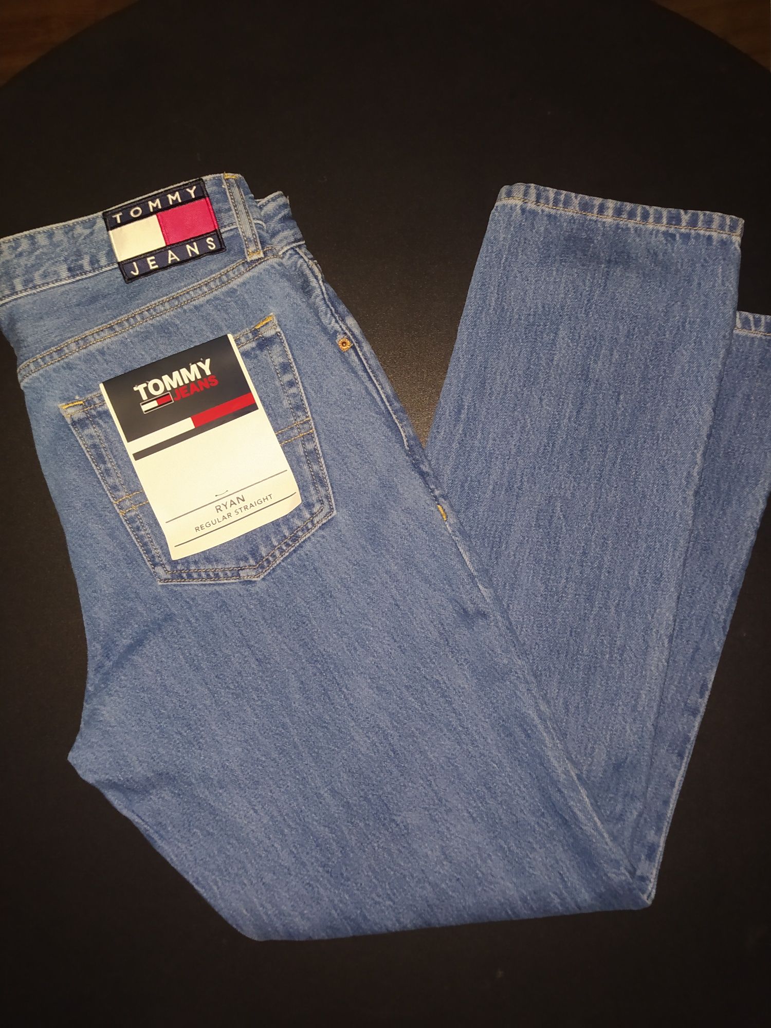 Нови мъжки дънки Tommy Jeans 32/30 с лек дефект