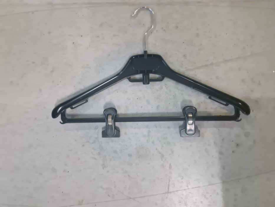 Umerase pantaloni si bluze