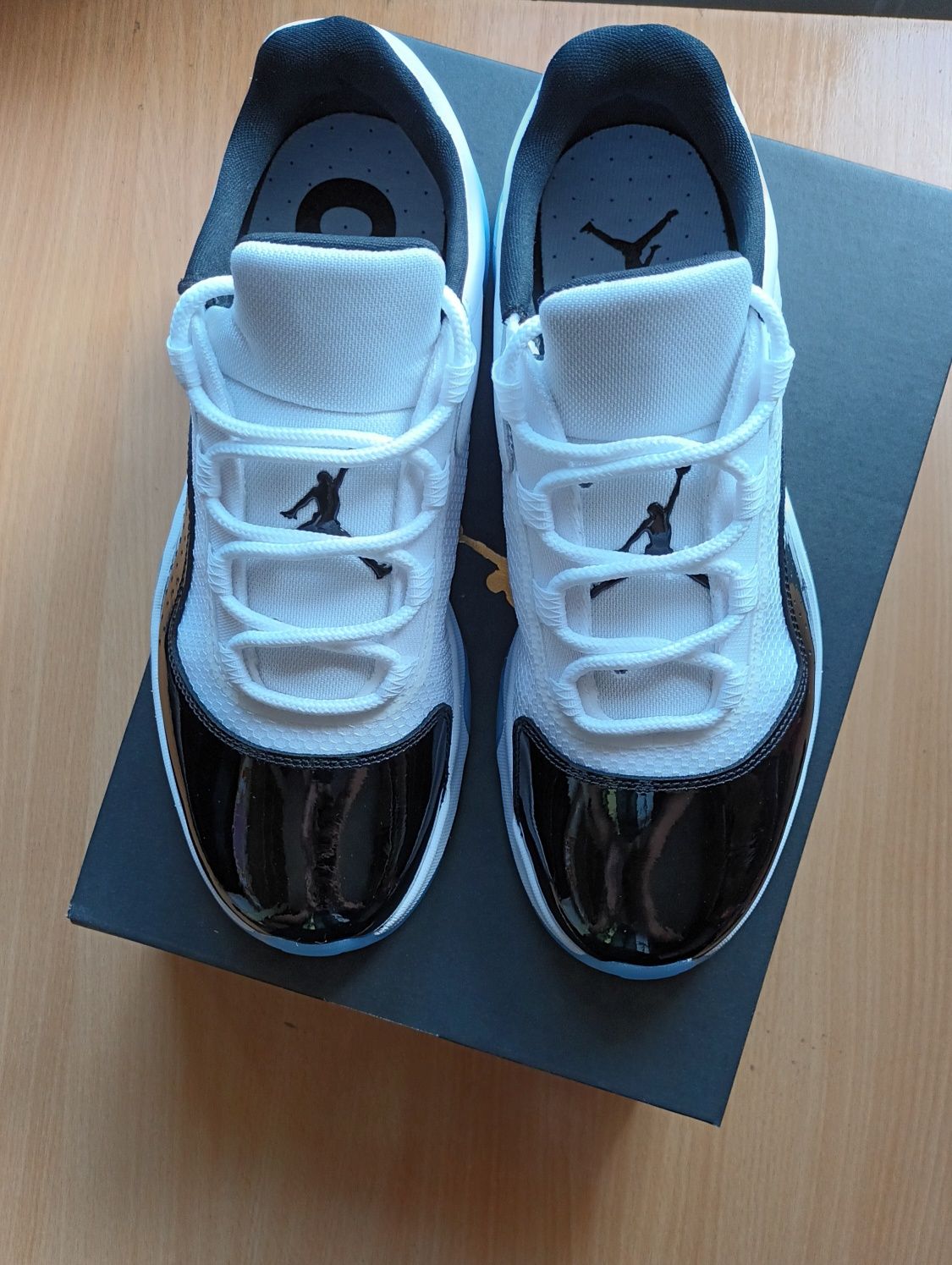 Air Jordan 11 CMFT noi