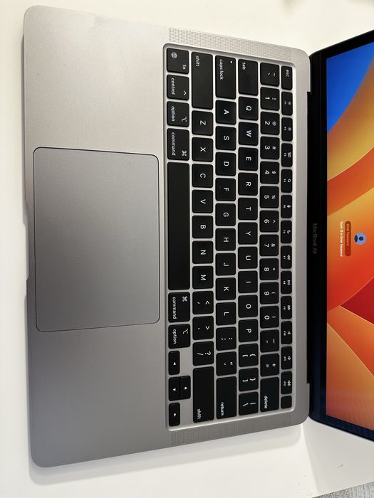 Macbook Air  13” m1 Late 2020 8 GB RAM 256 GB storage