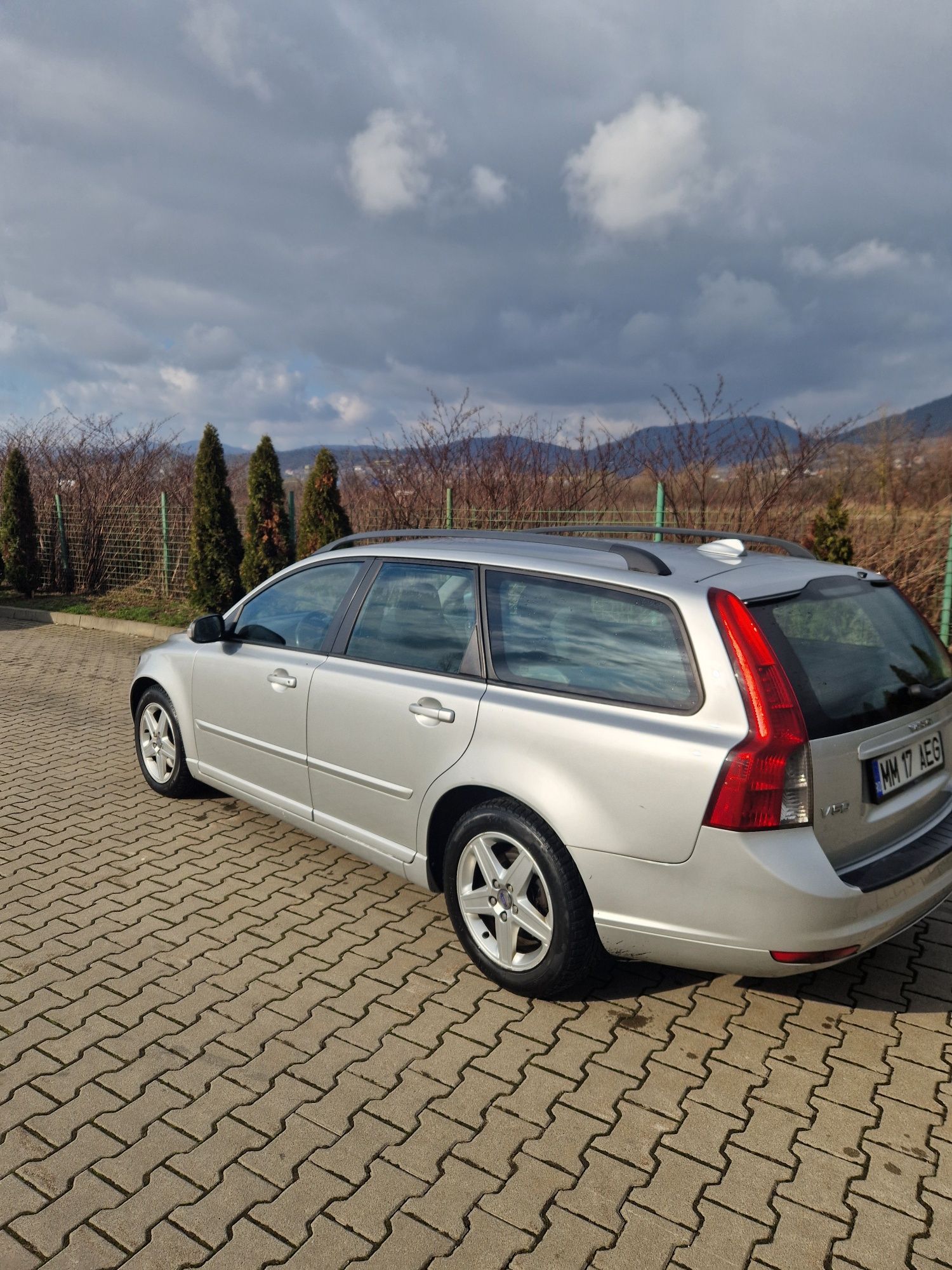 Volvo V50 2.0 136 cp , 3000 euro