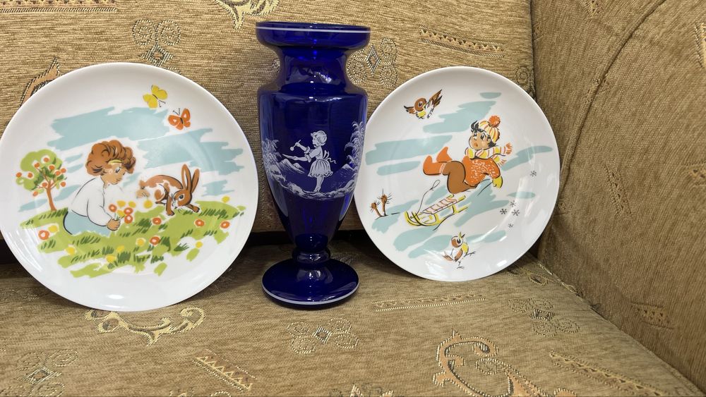 Новые тарелки и ваза антиквариат