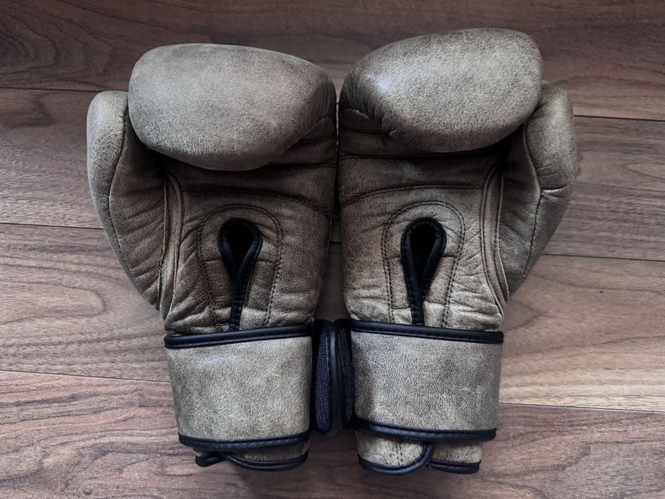 Боксерские перчатки Adidas оригинал 10 oz