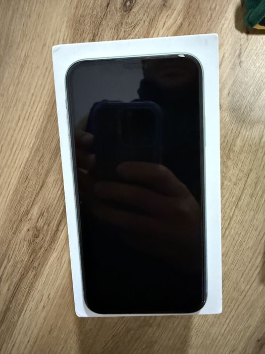 iPhone 11 64GB 83% battery health