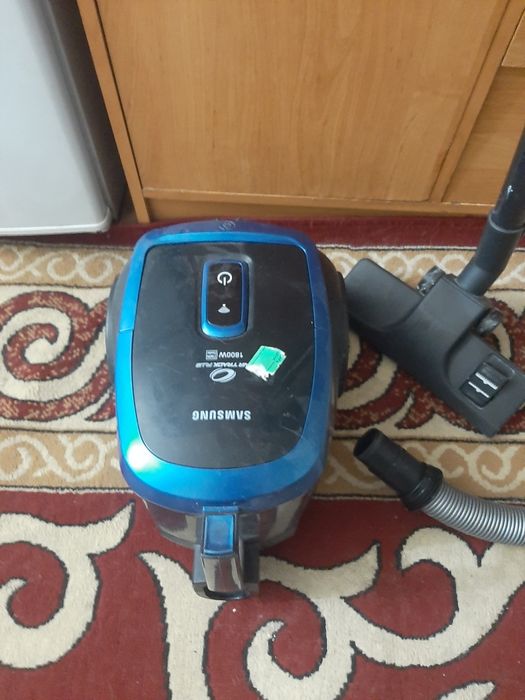 Продам пылесос Samsung.