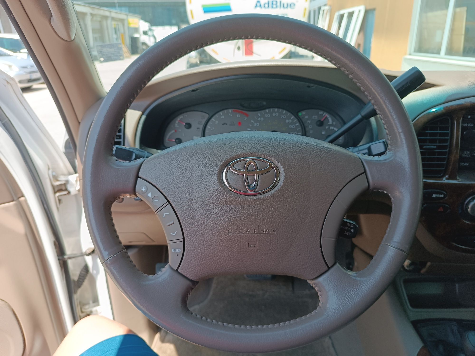 Toyota Sequoia 4.7 V8