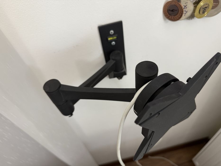 Suport tv cu brat mobil Vesa 7,5 sau 10 cm