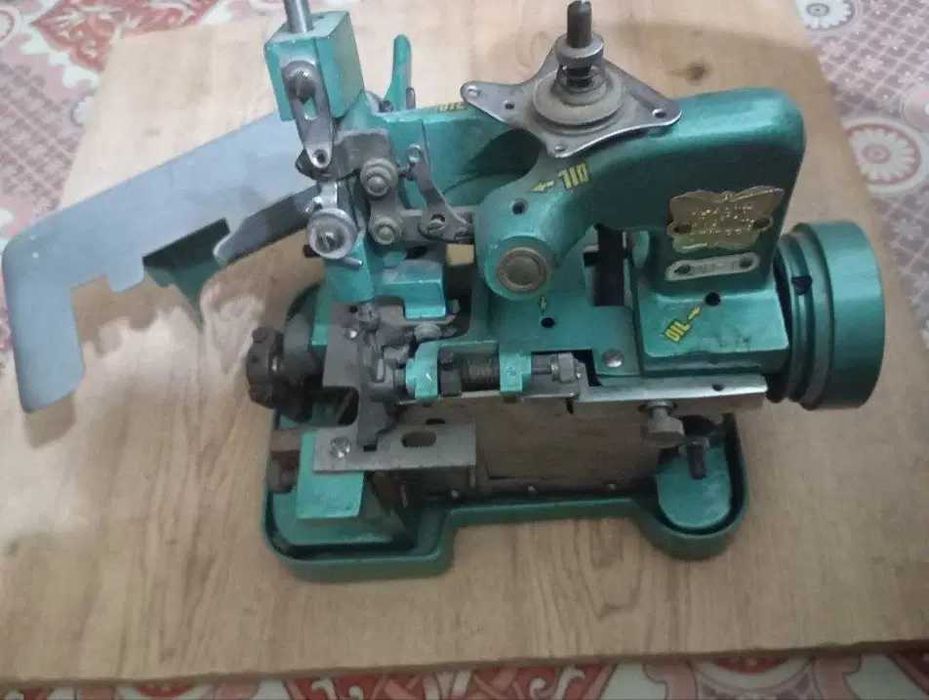 Продам оверлок китайский 3х ниточный