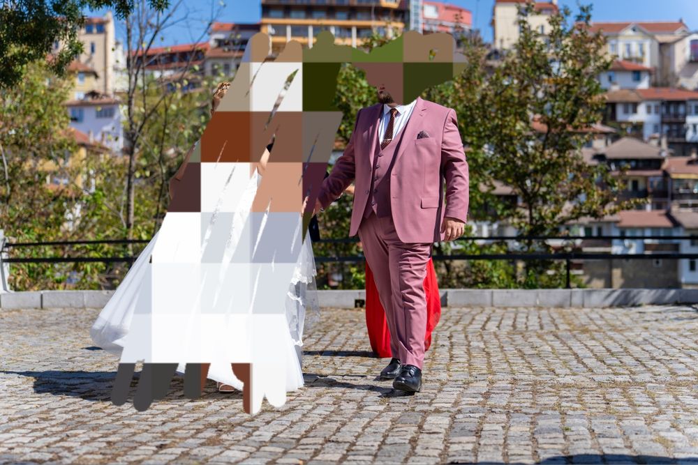 Мъжки костюми...