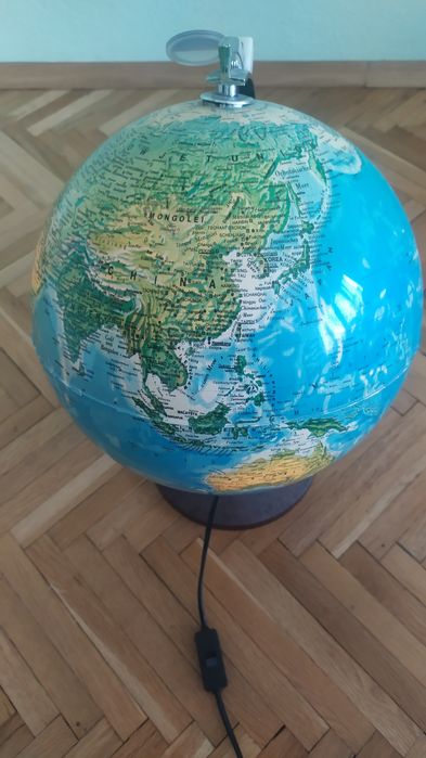 Глобус - настолна лампа