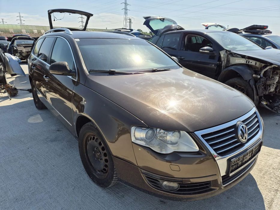 Dezmembram Volkswagen Passat B6, an 2007, 1.6FSI cod BLF