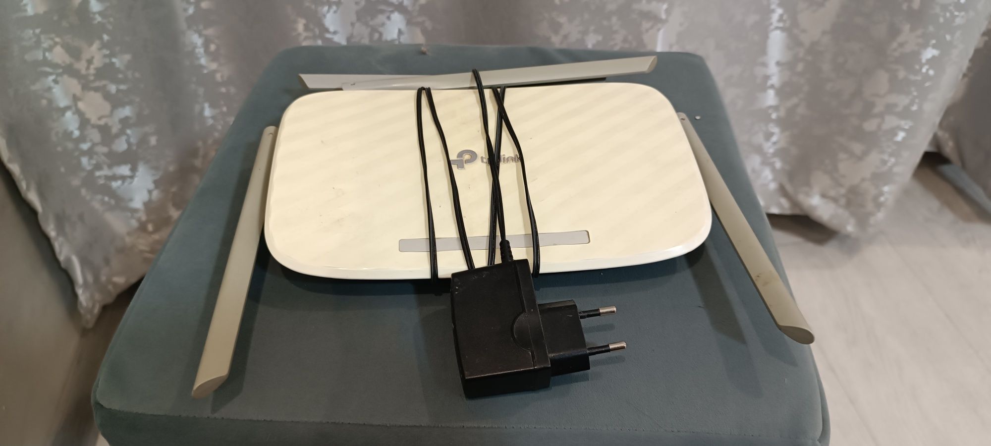 Продаю роутер срочно tp_link
