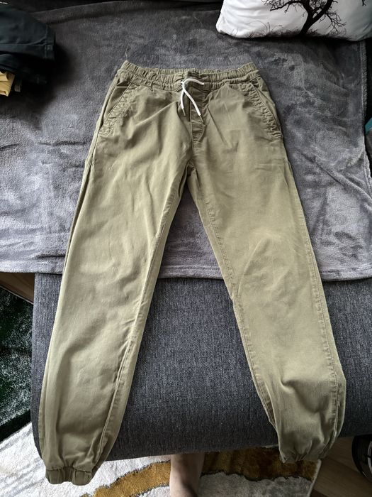 pantaloni jogger kaki Bershka size EUR 36/US 29