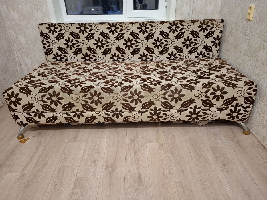 Диван в хорошем состоянии