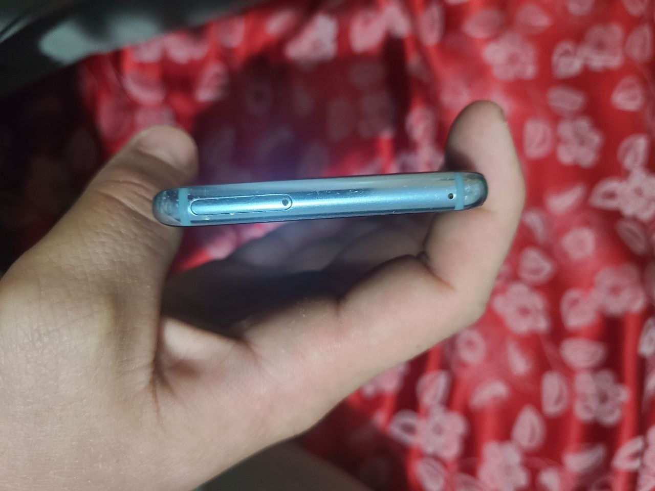 Samsung s8 srochno sotiladi