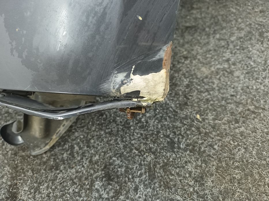 Dezmembrez Aripa stanga fata de pe Nissan NAVARA 2004-2011