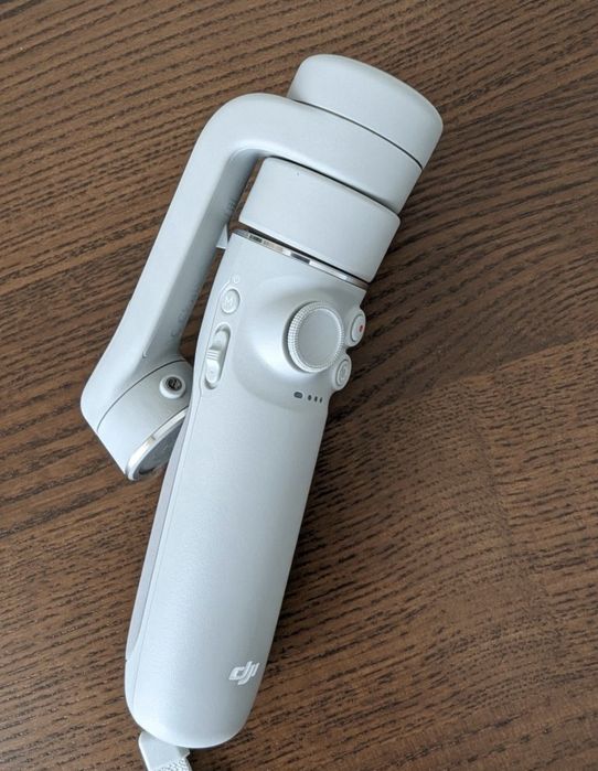 DJI OM5 Stabilizator pentru Smartphone