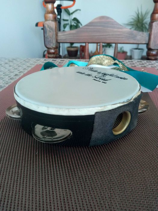 Интересно ,миниатюрно дайре.