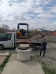 Închiriez mini excavator