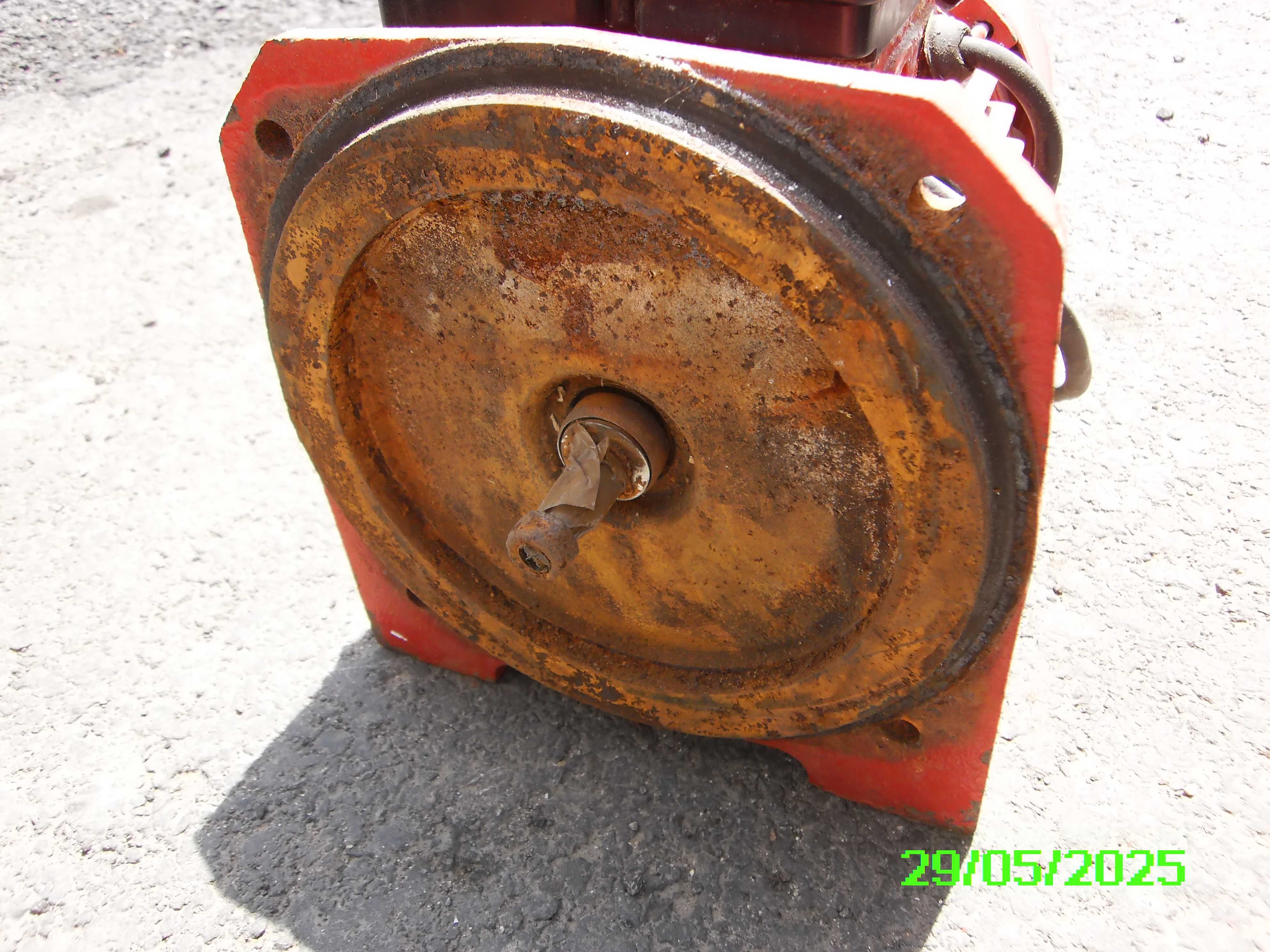 Electromotor cu suport prindere ,bormasina metal/lemn si burghie SDS