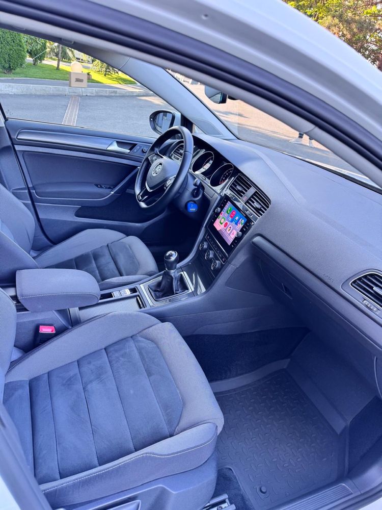VW Golf Comfortline 1.6 TDI 115 CP/ 85KW