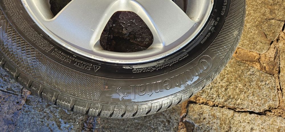 Vând set complet de 4 jante aliaj + anvelope de iarnă.Cnotinental!