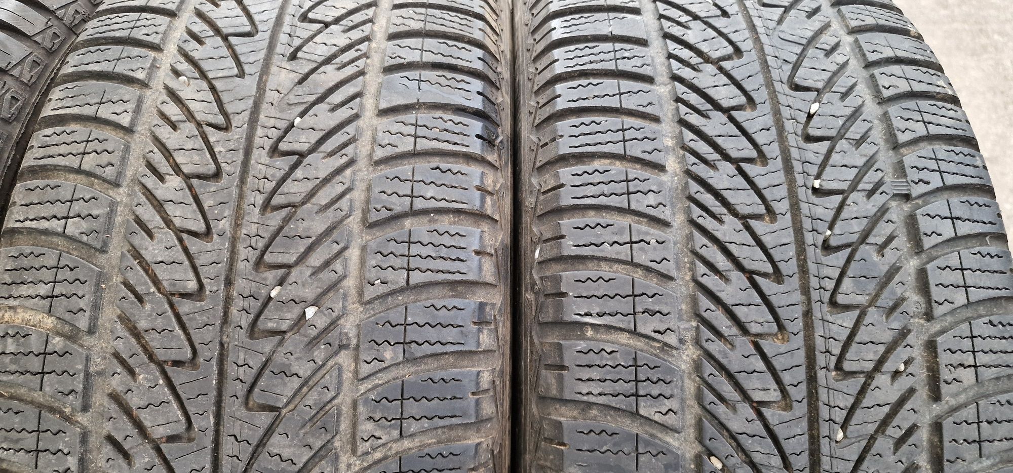215 55 16 Dunlop  2 anvelope vara ca noi