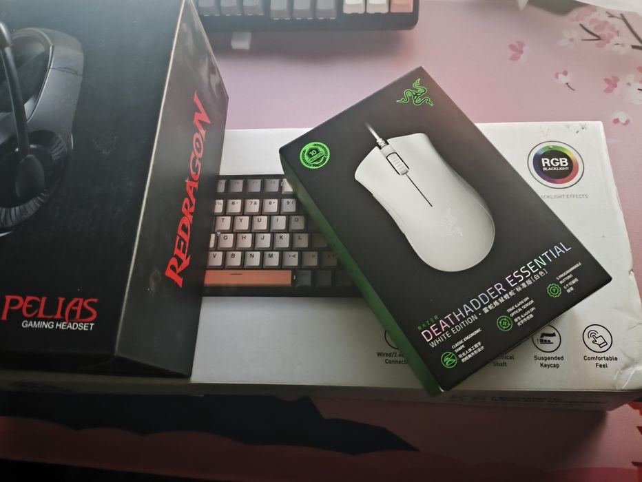 Игровой геймерской переферии для компьютера (клавиатура,мышь,наушники)