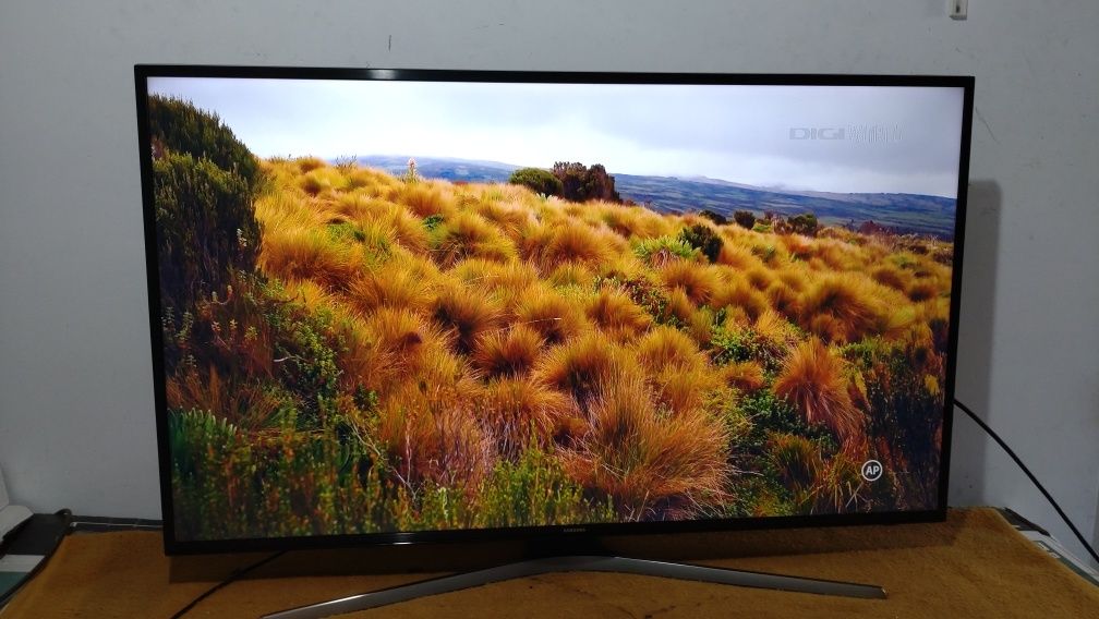 Televizor led Smart 4K UHD Samsung 125 cm WiFi