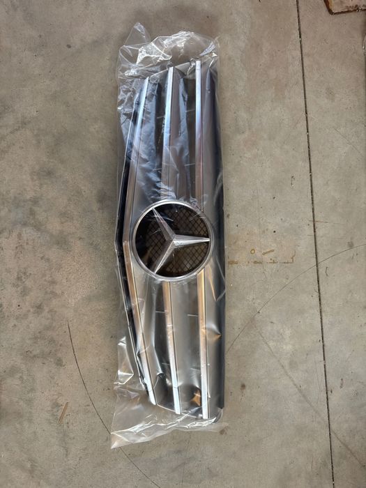 Решетка за Mercedes W204