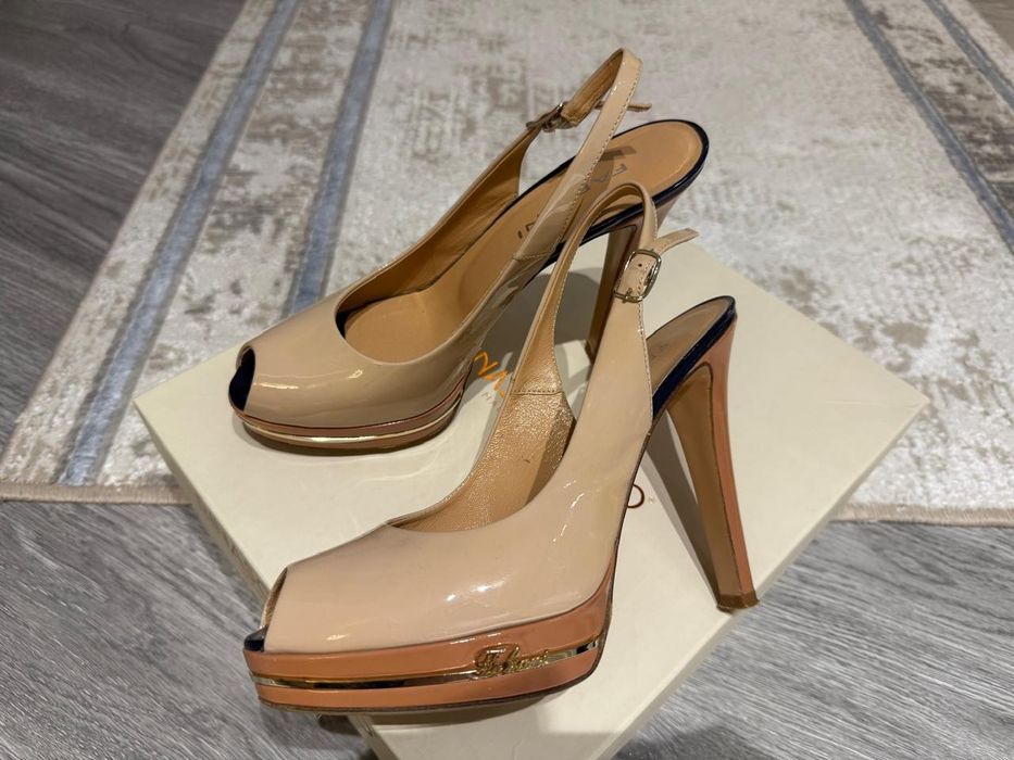 Продам туфли женские