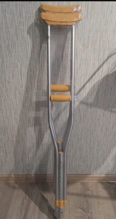 Сдам в прокат костыли, трость