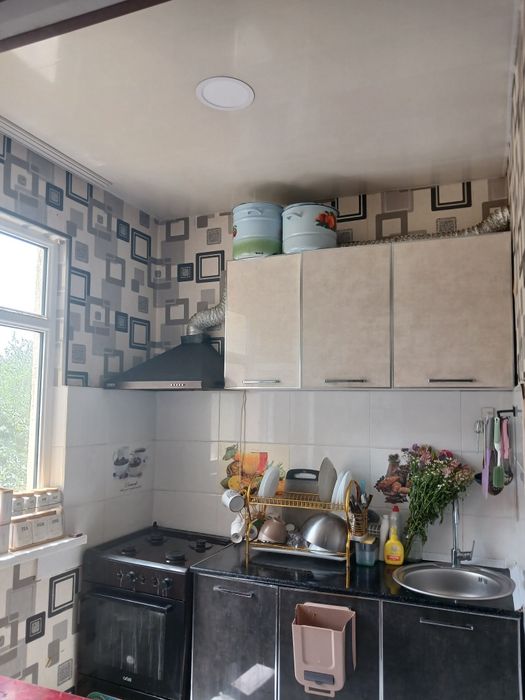 Kvartira sotiladi 68 kv