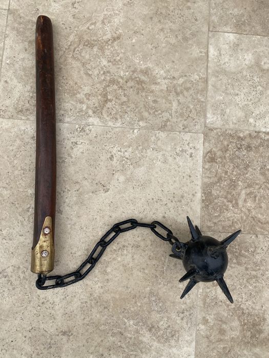 Buzdugan real vechi din fier plin ,lemn esență tare si alamă