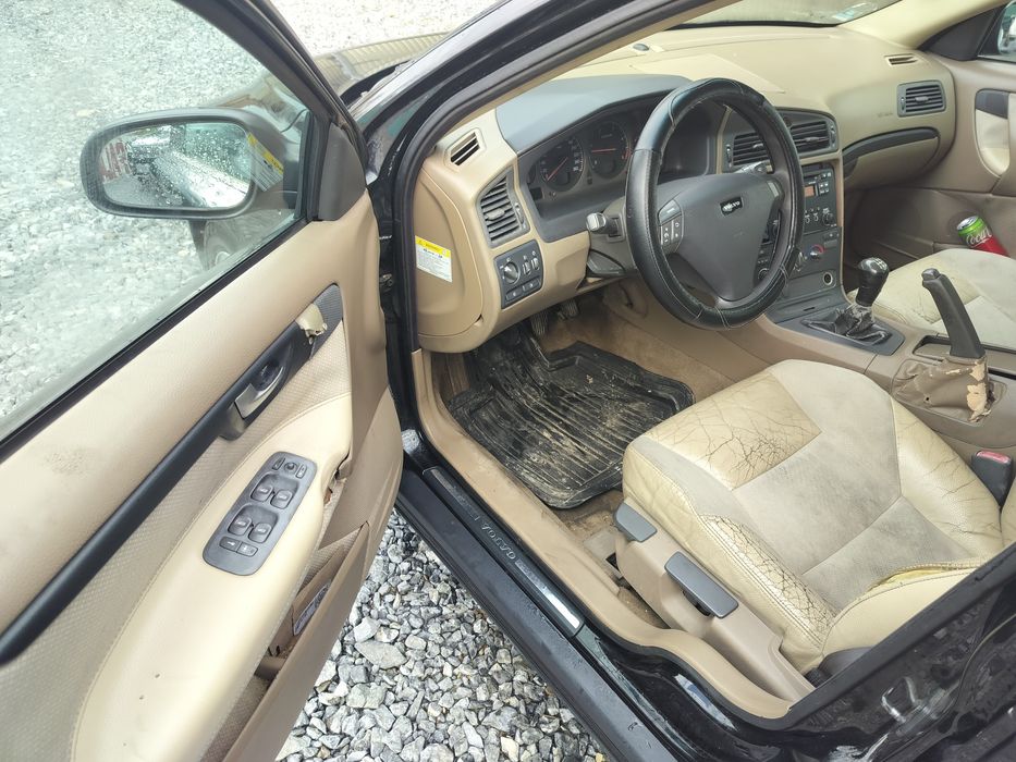 Volvo S60 din anul 2001 motor de 2.4 diesel la 999 euro