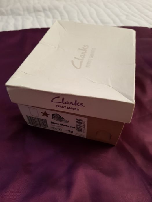 Обувки Clarks first shoes номер 22 (5.5 UK)