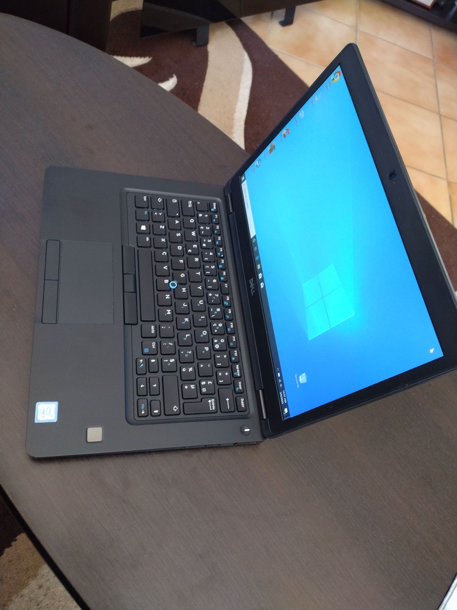 Laptop Dell Latitude 5490