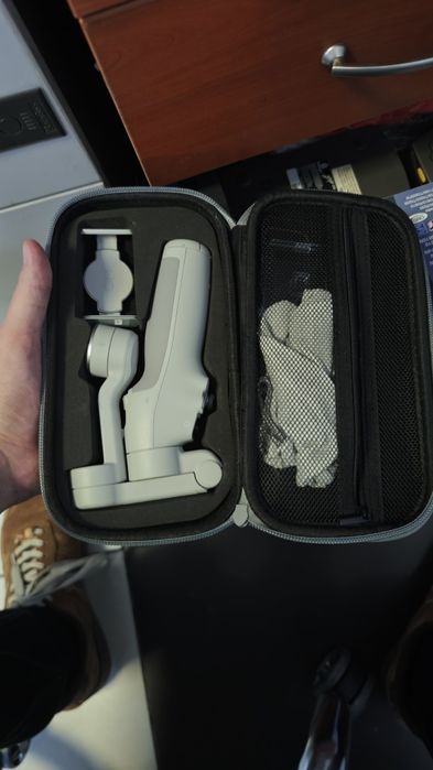 Продам стабилизатор DJI osmo mobile 7