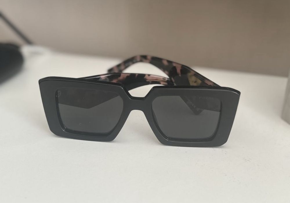 Слънчеви очила PRADA