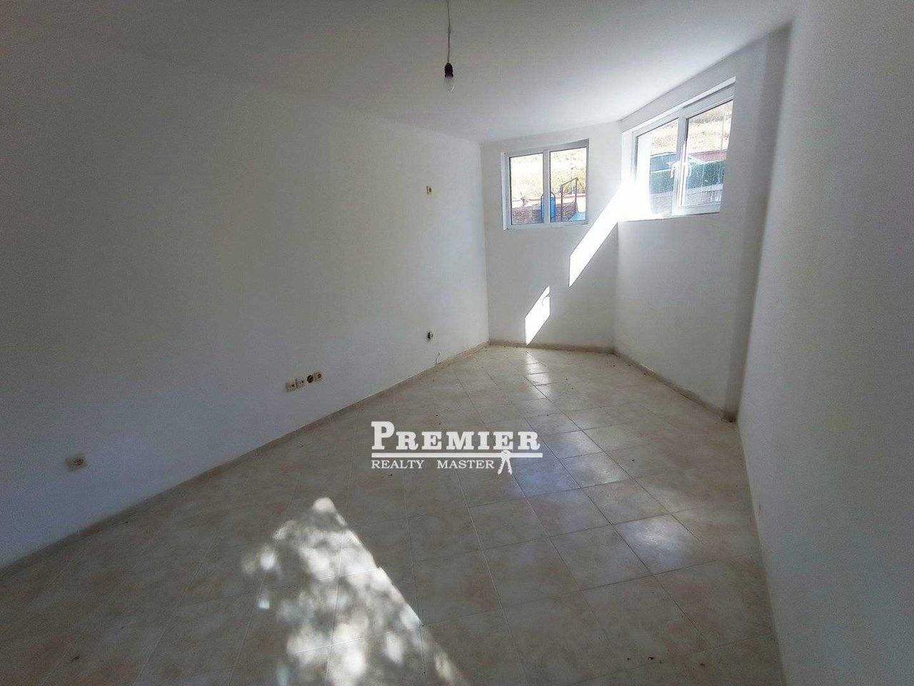 Продава се Едностаен апартамент в к.к. Слънчев бряг - 35 кв.м за 743 €/кв.м - Снимка #6