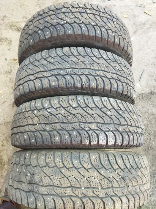 Шины Viatti 215/65/16 зима шипы