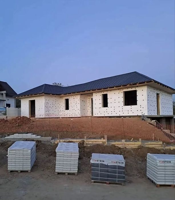 Realizăm case din panouri Sandwich